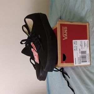 Brand New Vans Authentic Men size 9.5 All black